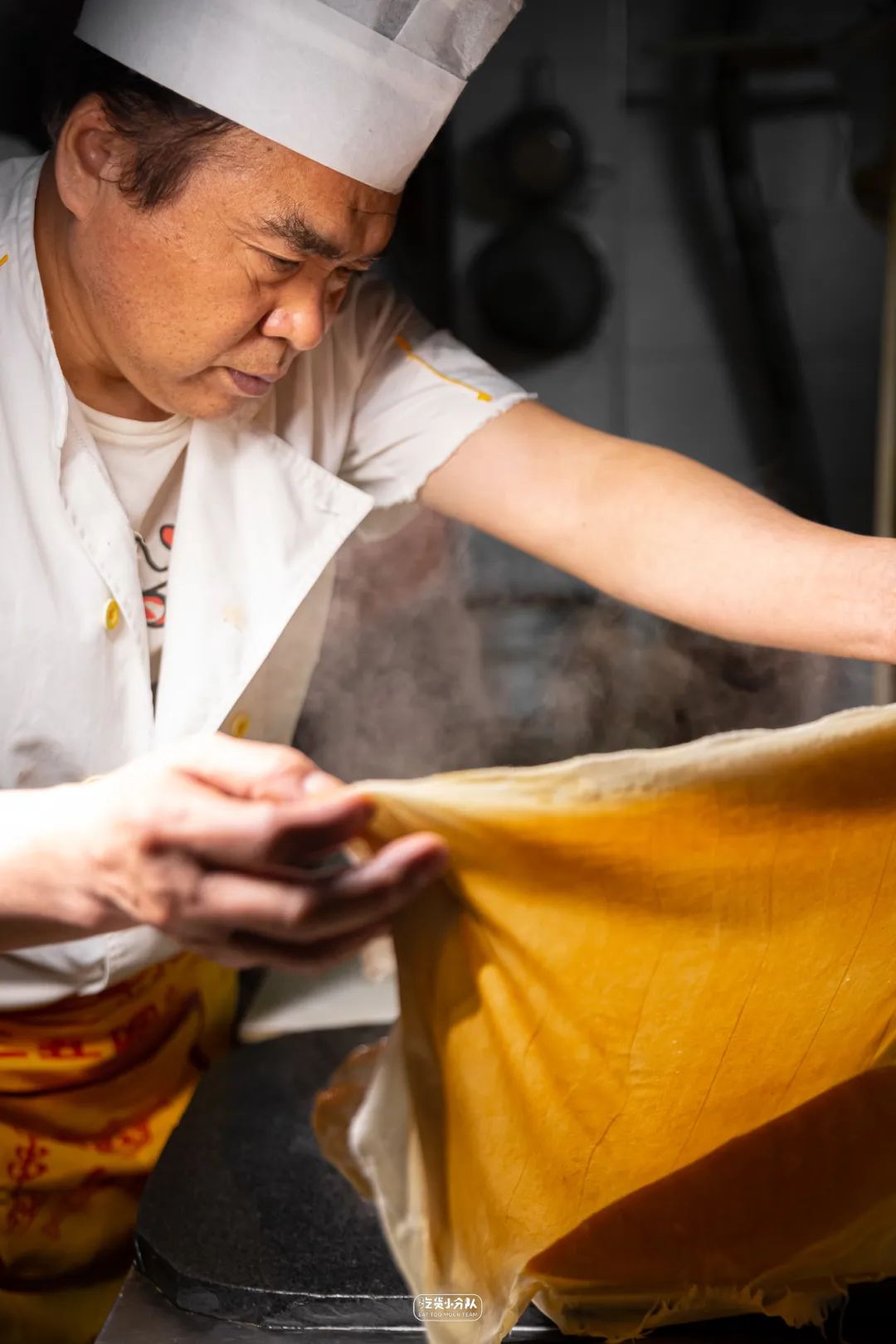 朋友带了特产给我吃要怎么感谢,朋友送的吃的吃出了家乡的味道