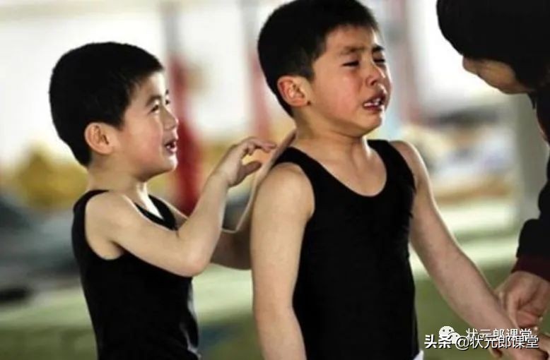 孩子被老师打手,被老师罚拿尺子打手怎么办