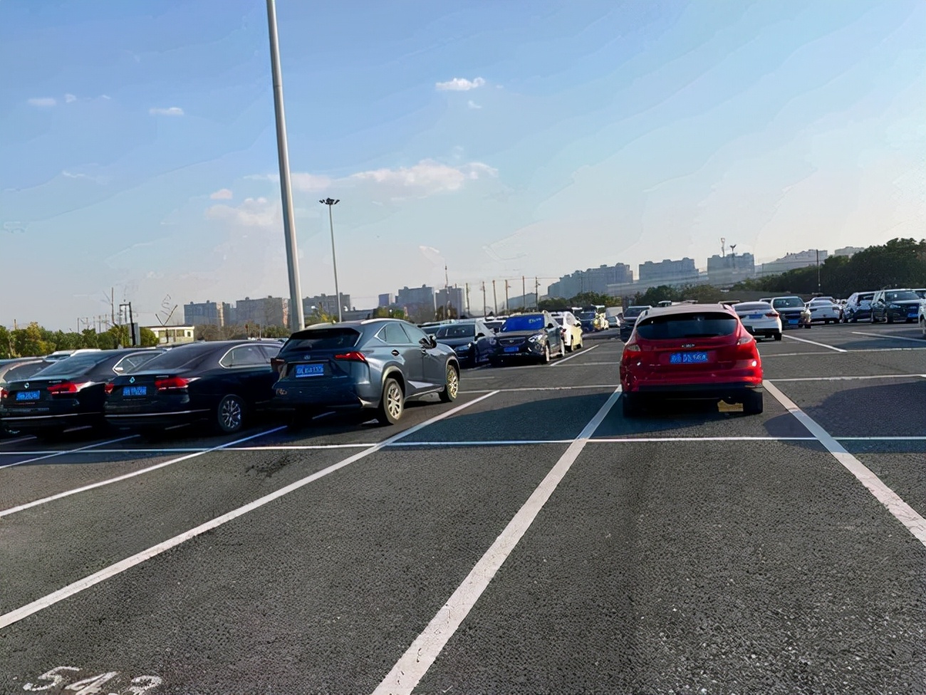 近期杭州东站停车收费标准,杭州东站停车场哪个停车费便宜