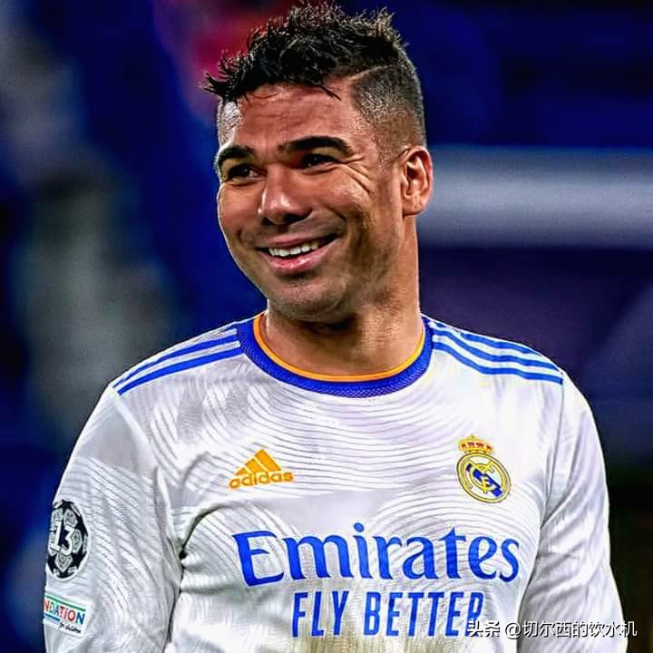 真要来？17冠后腰考虑红魔，转会可多赚3000W，皇马3侠重聚梦剧场