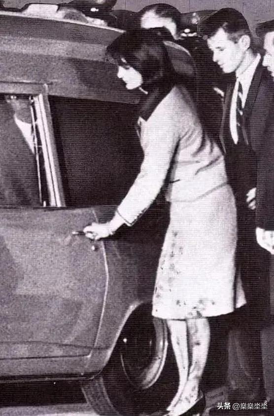 美貌杰奎琳,肯尼迪老婆杰奎琳与过去划清界限