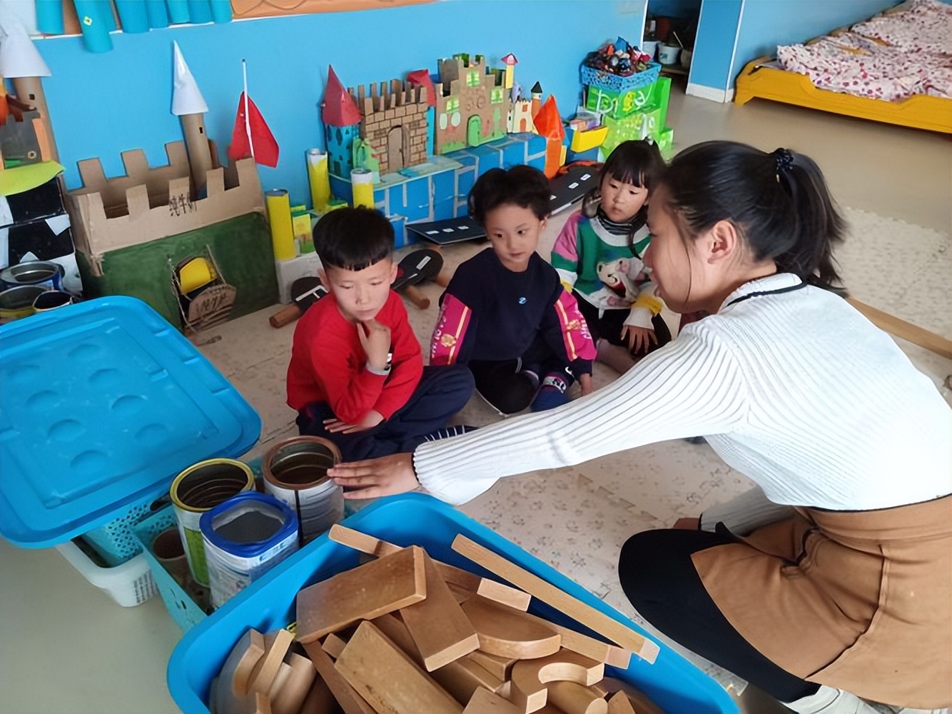 教师介入幼儿同伴冲突的方法,幼儿发生冲突时教师怎样正确引导