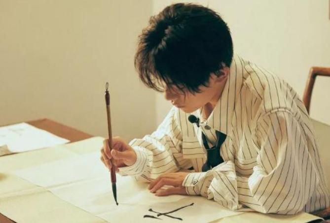 四字弟弟易烊千玺属啥,四字弟弟易烊千玺清唱