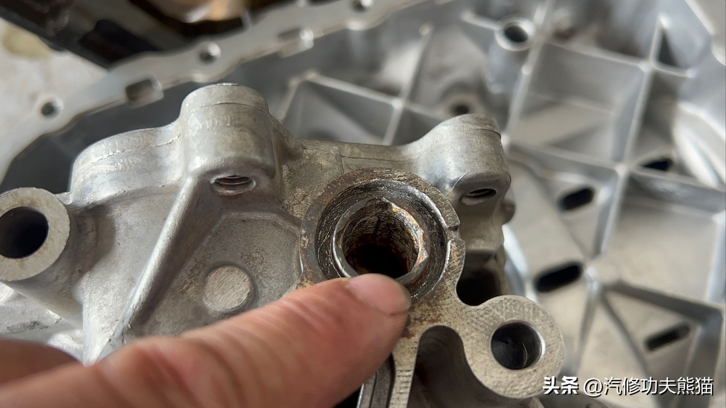 武汉小轿车烧机油处理办法,老款斯柯达烧机油解决方案
