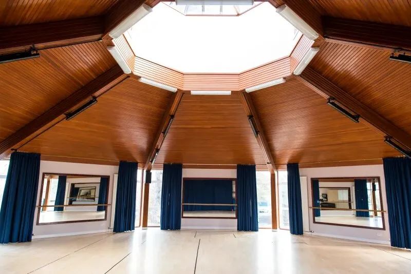 绫冲皵鑿插皵寰峰鏍″浠よ惀,绫冲皵鑿插皵寰峰浠よ惀