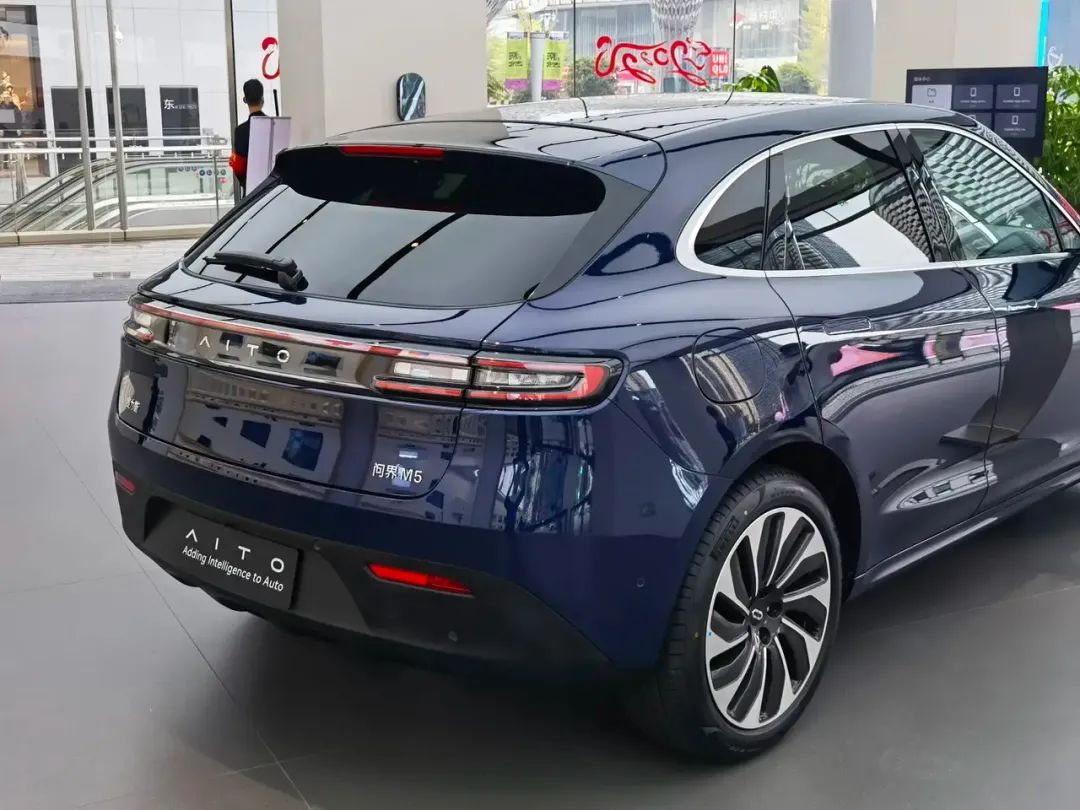 和电车比续航,跟电车比速度