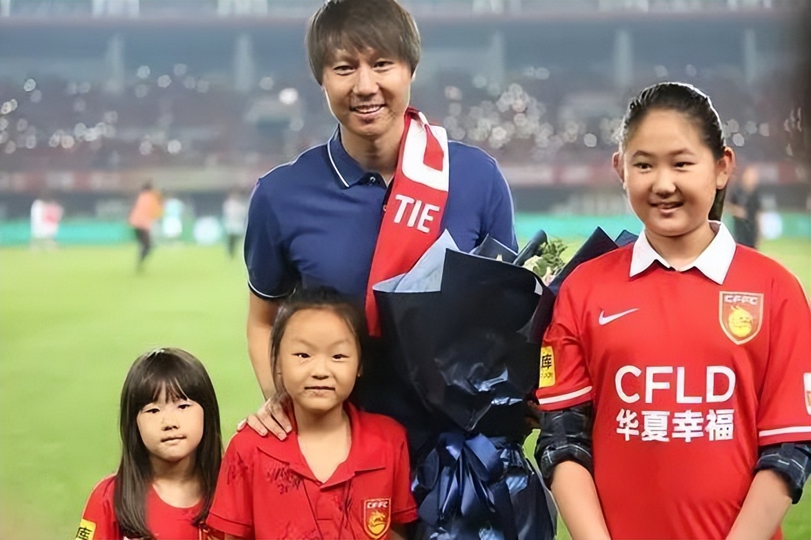 李铁｜知情人士曝李铁花边事件，同时有2个老婆！