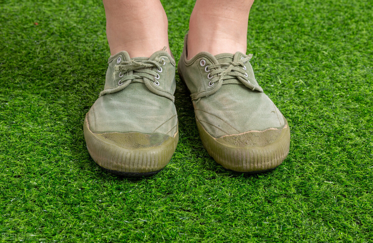 小学一年级足球第一堂课,小学生一堂完整的足球课