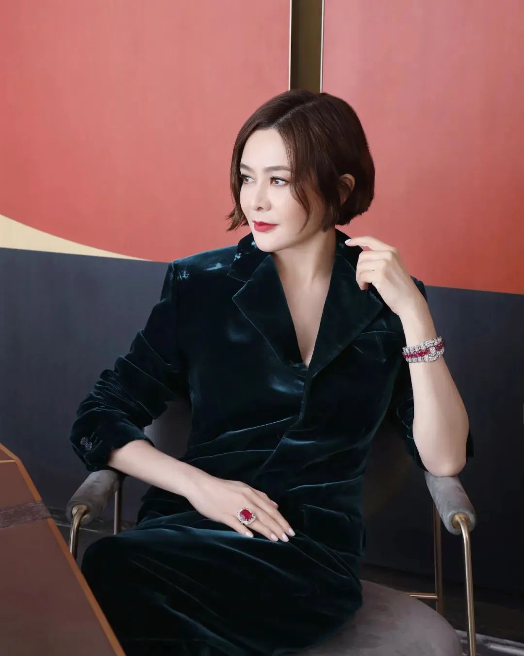 关之琳红宝石戒指,关之琳拍卖红宝石成交价