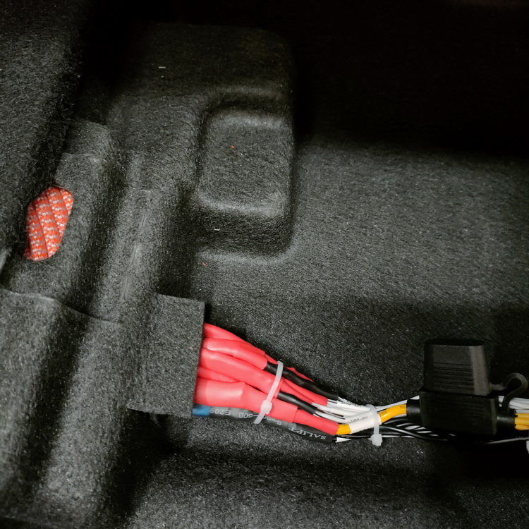 奔驰amg改柏林之声音响多少钱,奔驰amg汽车音响改装