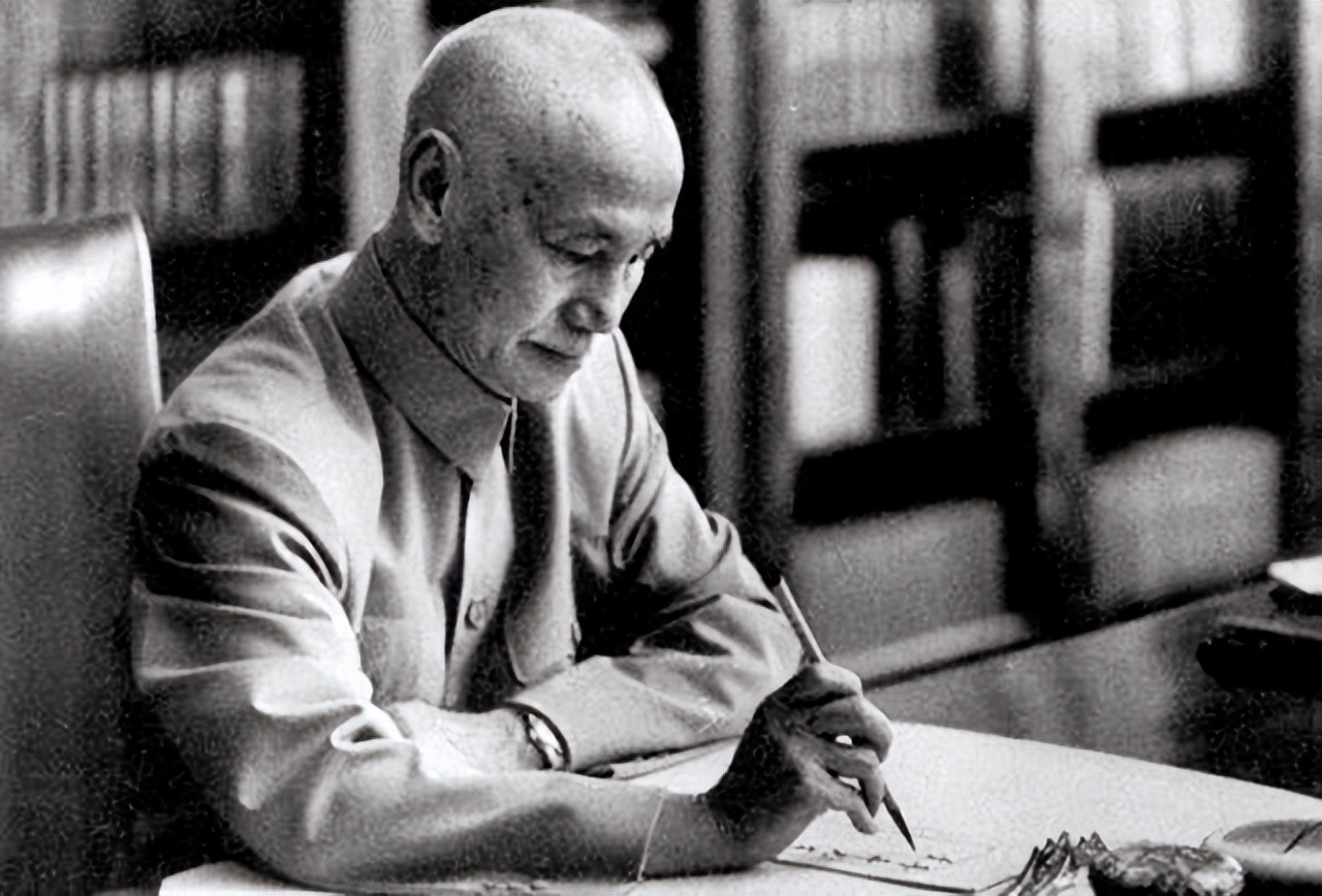 蒋介石的“龙脉”情节，风水先生预言成真，蒋母墓有这么神？