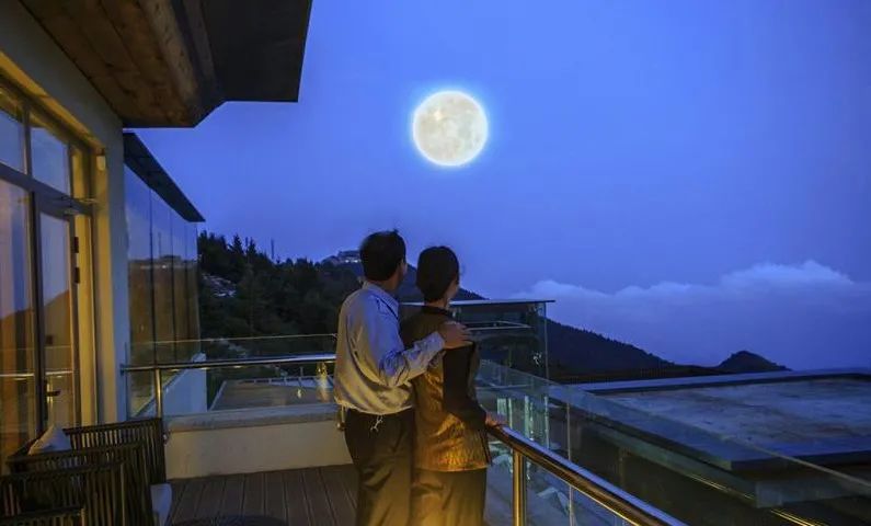 今年最大超级月亮今夜登场,河北邯郸超级月亮