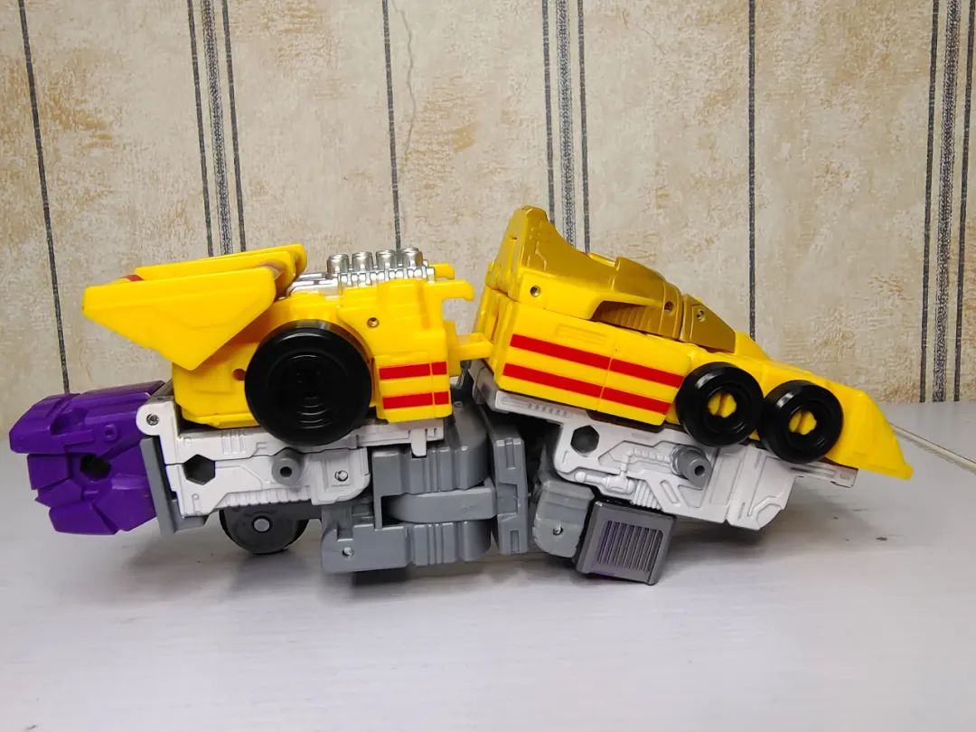 合体嘛，不寒碜——传世指挥官级汽车大师开箱测评