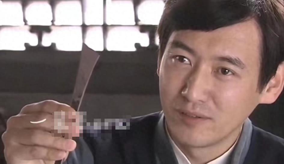 胸罩*点露**,花式泳衣,这些辣眼睛的操作,导演肚子里没一点墨水吗