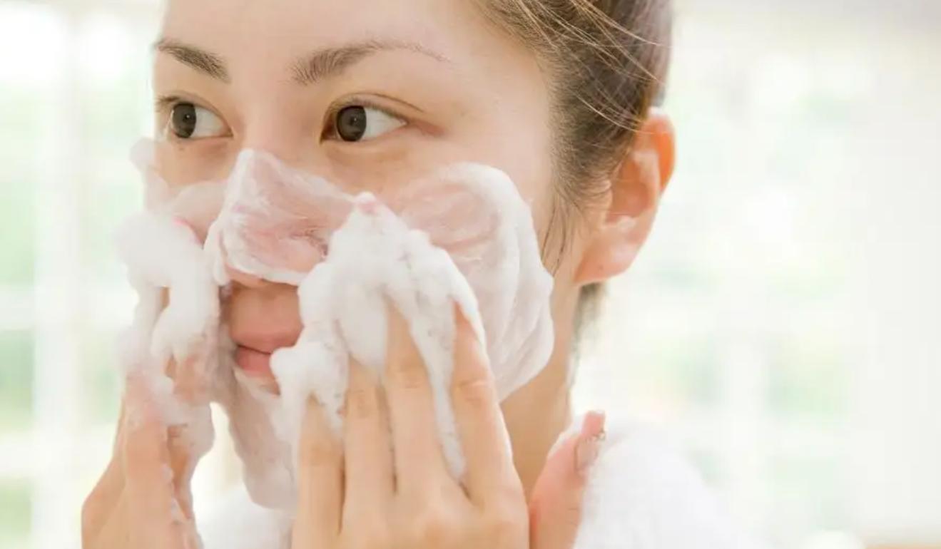 洗澡搓下来的黑泥显微镜放大100倍,洗澡搓下的黑泥用显微镜放大