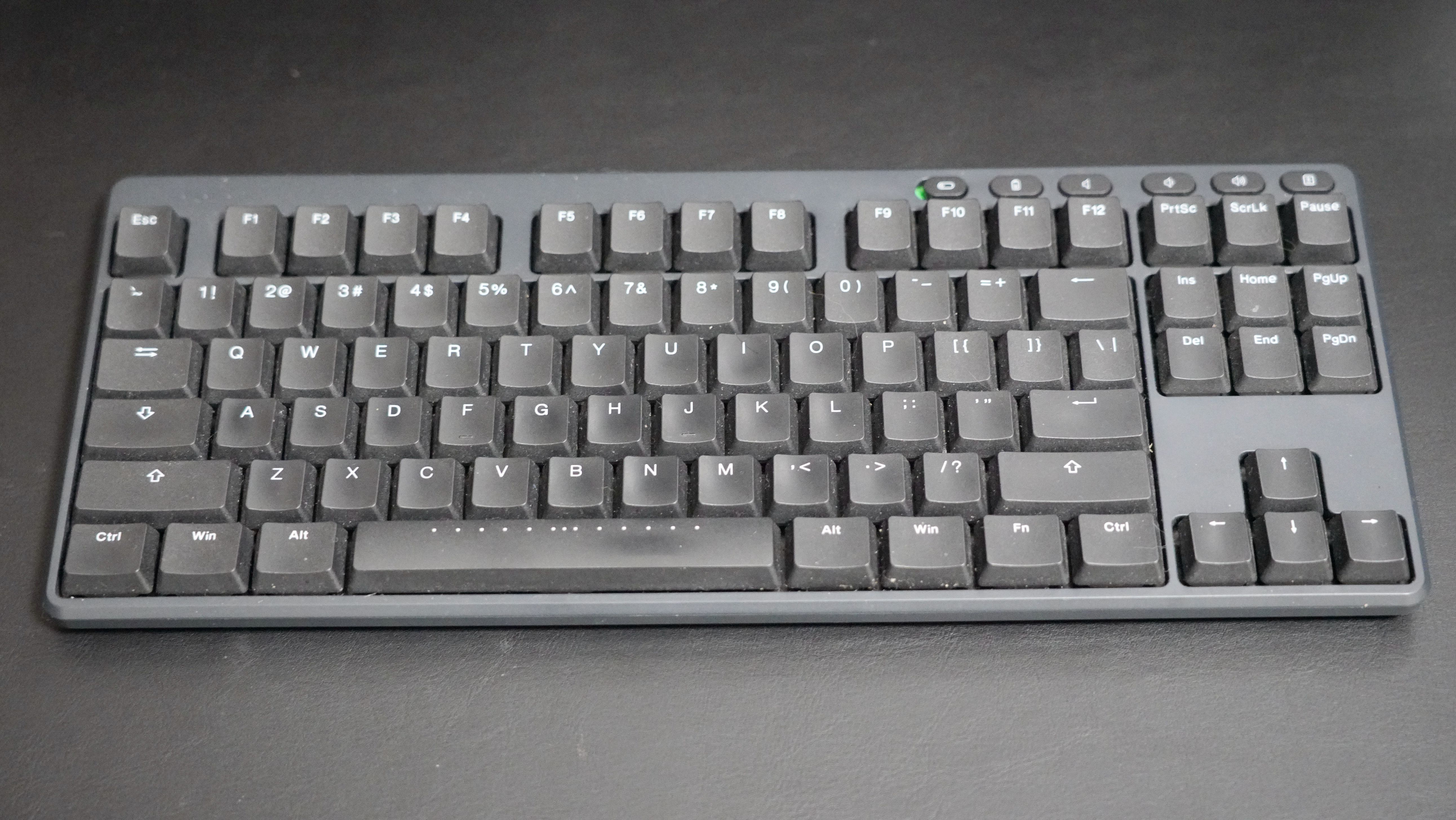 布置书桌的便宜好物,书桌桌面布置必备物品推荐