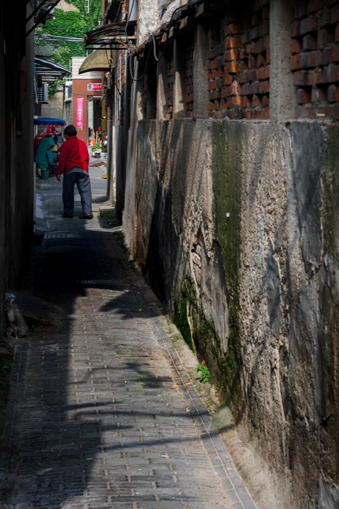 一条街里的卧虎藏龙,东关街里的小巷子别有一番风味