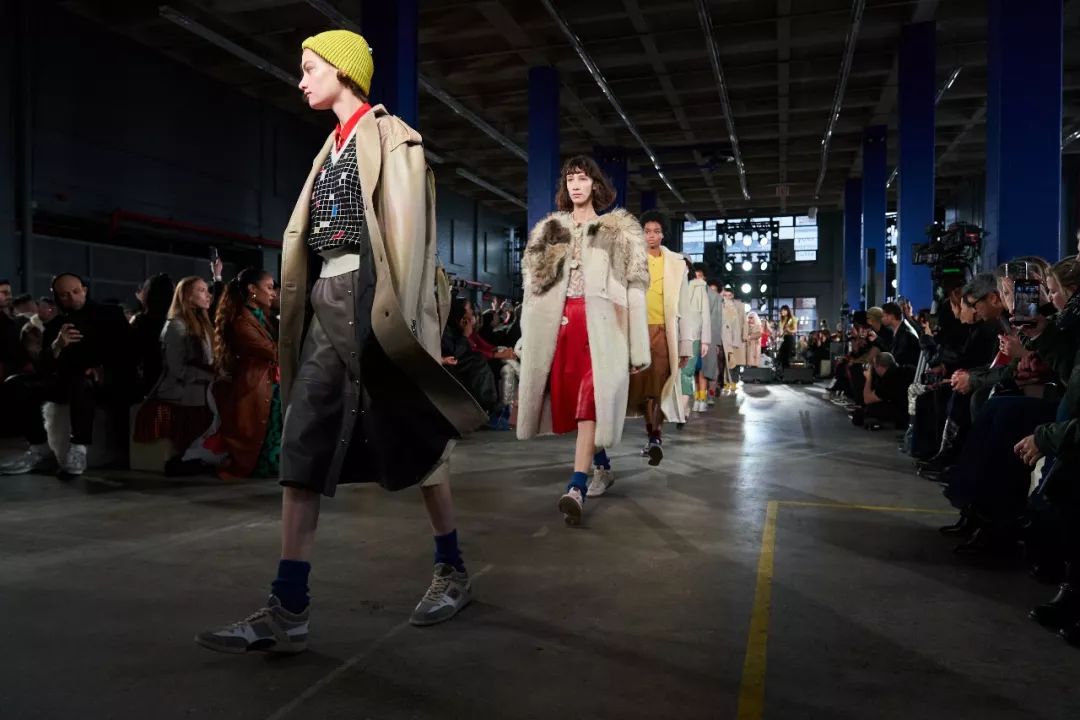 Coach用三条线索，带你穿越回纽约的八零年代。