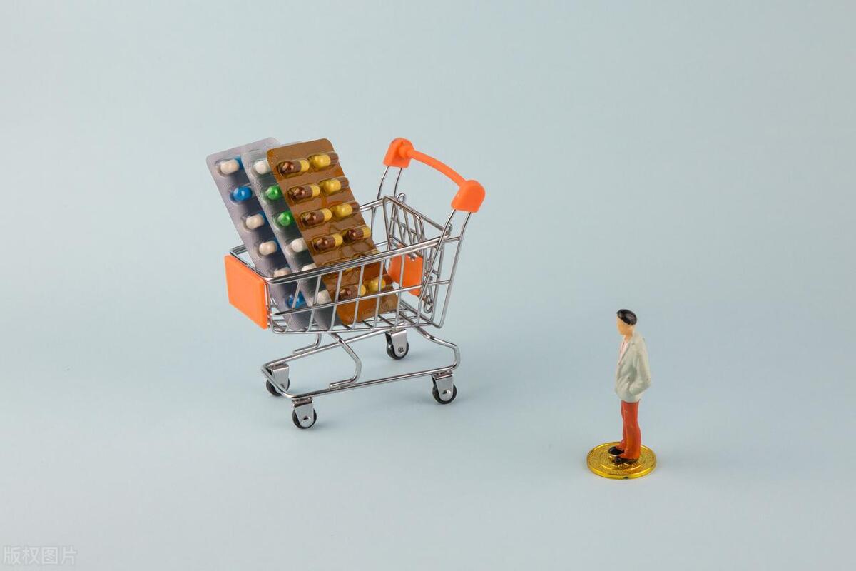 男子按处方吃头孢进急诊,男子吃头孢24粒