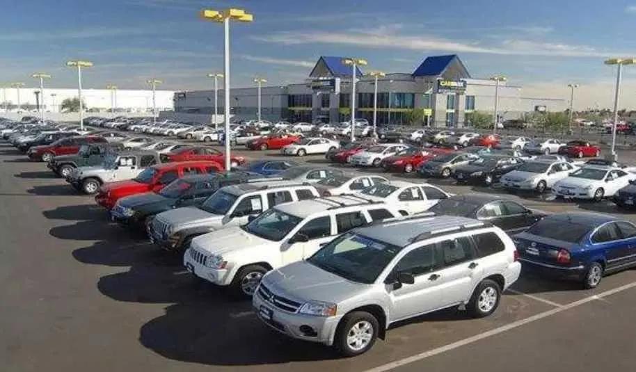 买二手小型丰田车好不好多少钱,丰田车二手最低能卖多少钱