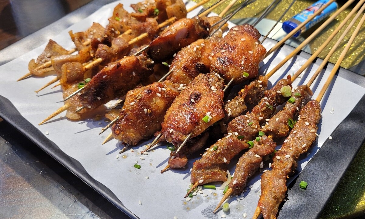 凭借烧烤出圈，东北这座被低估的小城，为了吃就值得你专程跑一趟