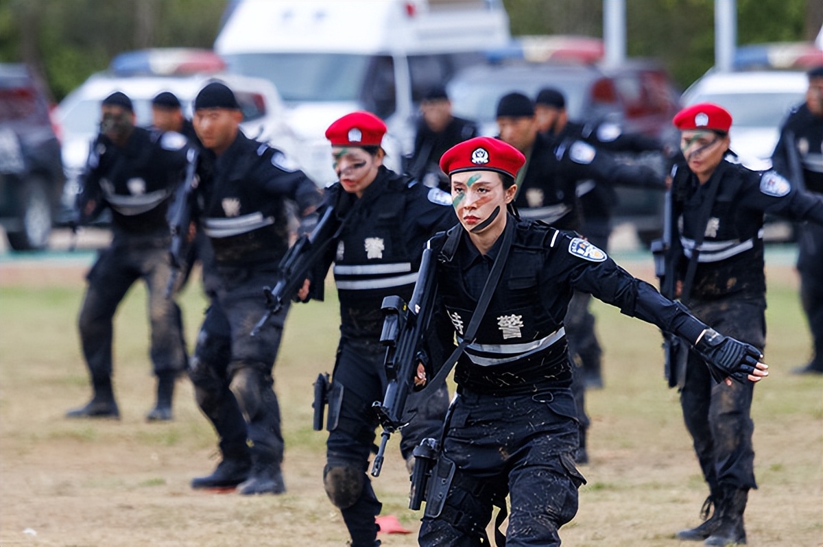 【喜迎二十大忠诚保平安】震撼!武汉警方举行练兵比武暨社会面巡控一级勤务启动仪式