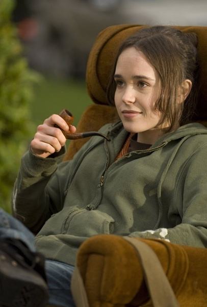 歪果仁真敢拍：16岁少女偷吃*果禁**，父亲和继母支持她生育、送子？