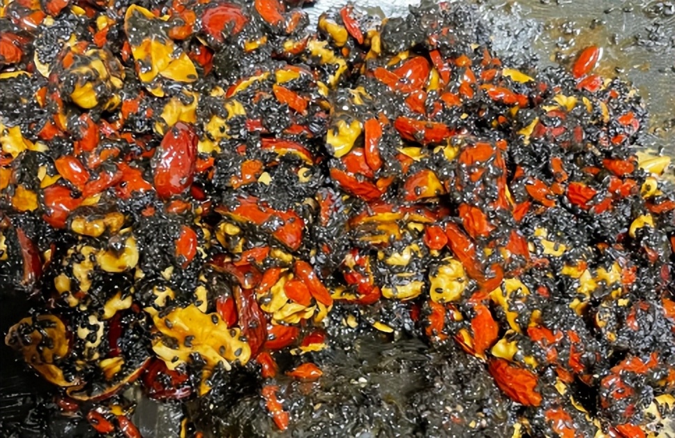 阿胶糕熬糊了还能吃吗,阿胶糕熬稀了冷冻一下可以吗