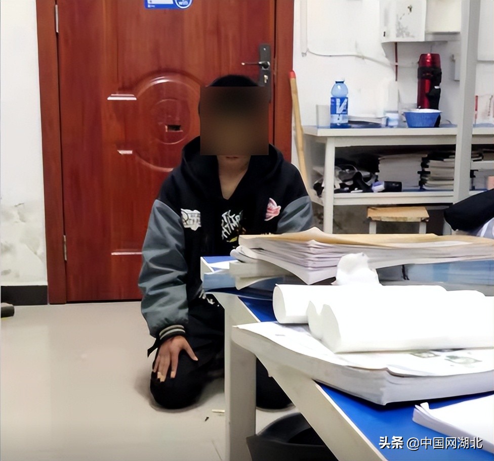 校园霸凌抽皮带,学生被霸凌三年校方回应