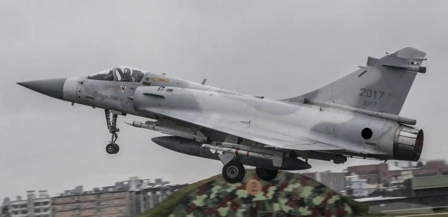 鍙版咕骞诲奖2000鍧犳捣,骞诲奖2000鍧犳捣