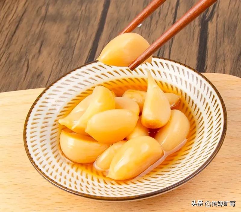腌制糖蒜最好吃的做法,怎么腌制糖蒜好吃又简单