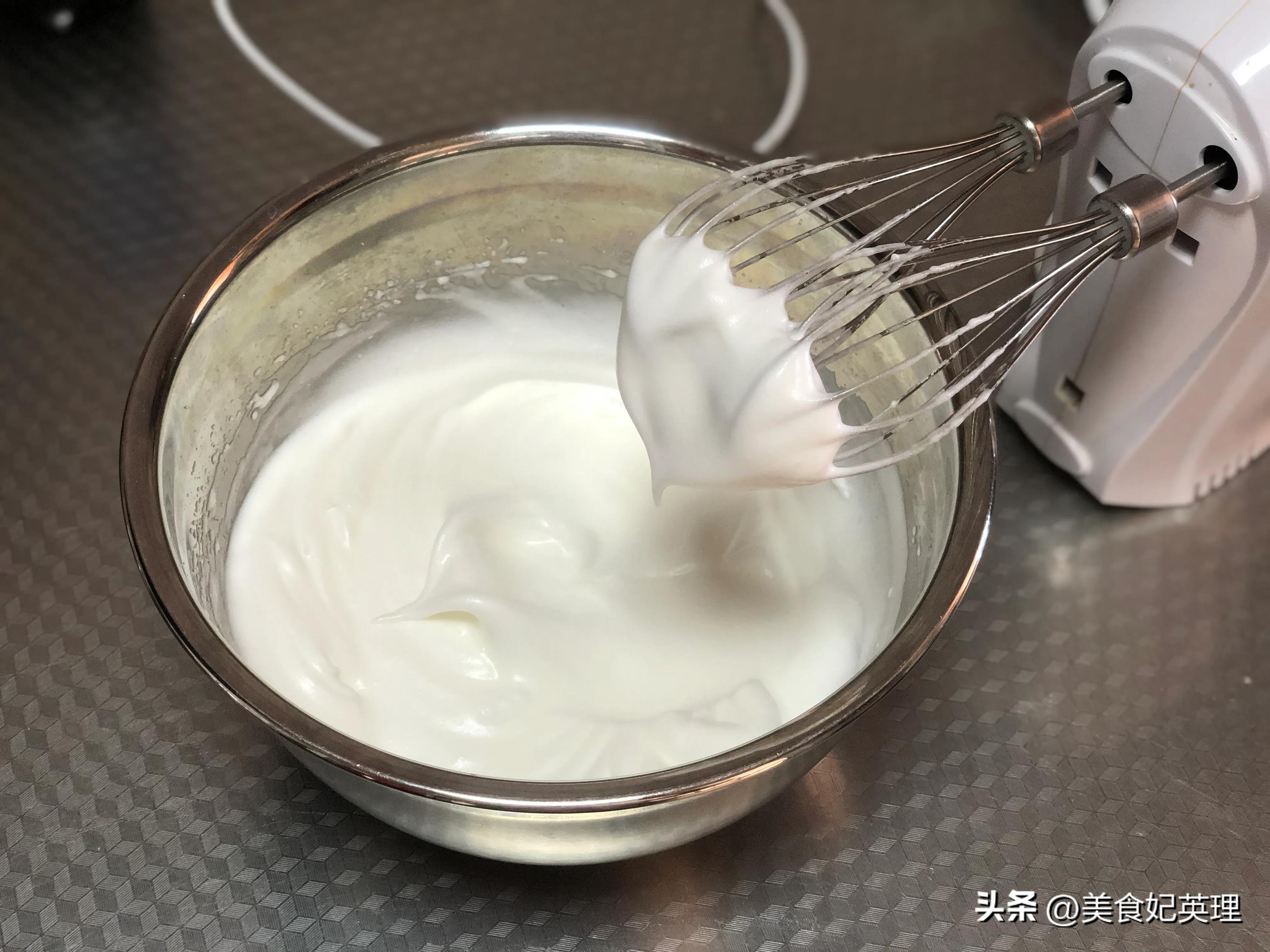 轻乳酪蛋糕的做法不开裂不塌腰,轻乳酪蛋糕口感细腻绵密做法简单