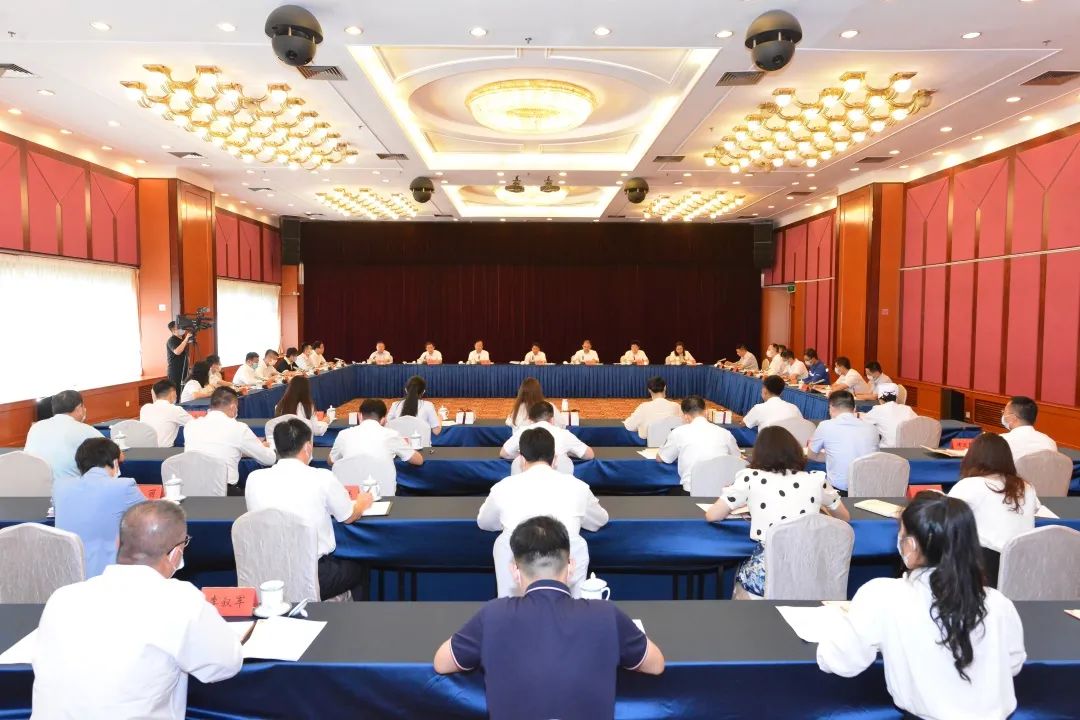 青岛市学习习*平近**总书记《论*党**的青年工作》座谈会召开