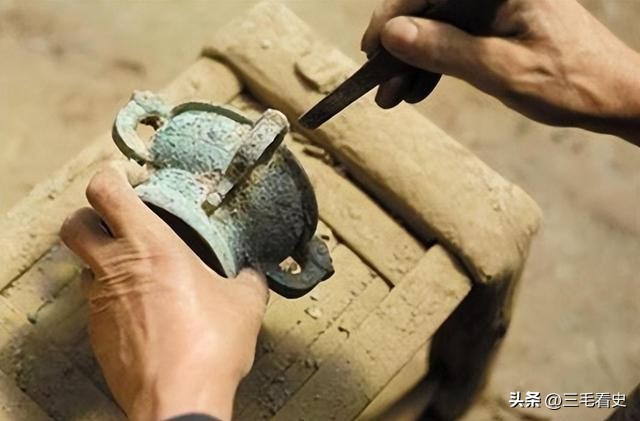 河南老汉带领全村造假,河南一老人带村民造假