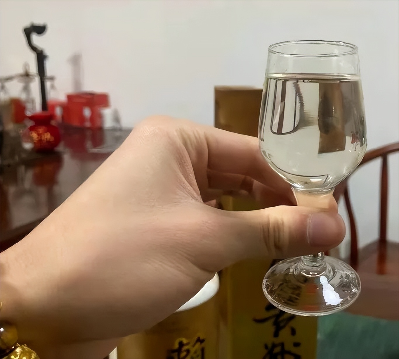 97香港回归赖茅纪念酒正品图片,97年香港回归赖茅特制酒2斤多少钱