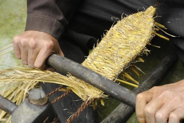 天梯歌曲背后的故事歌词,天梯爱情故事背景音乐