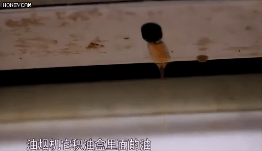 油烟机怎么选不脏的好点,油烟机的油腻怎么才能消除得快