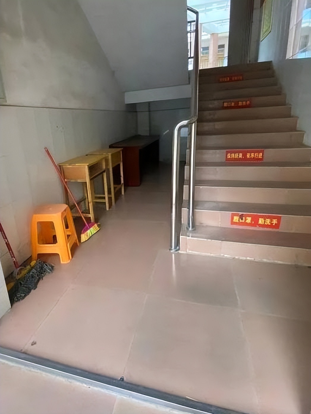 广西老师猥亵女学生后续,广西举报猥亵儿童案教师最新发言