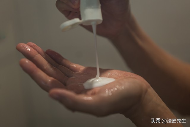 长沙酒店沐浴露有白色絮状异物,长沙一酒店沐浴露中有白色絮状物