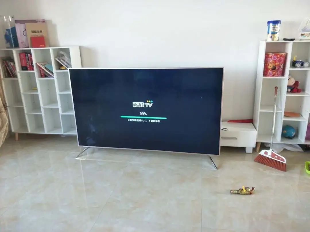 长虹液晶电视机黑屏修复,液晶电视黑屏是什么原因哪里坏了