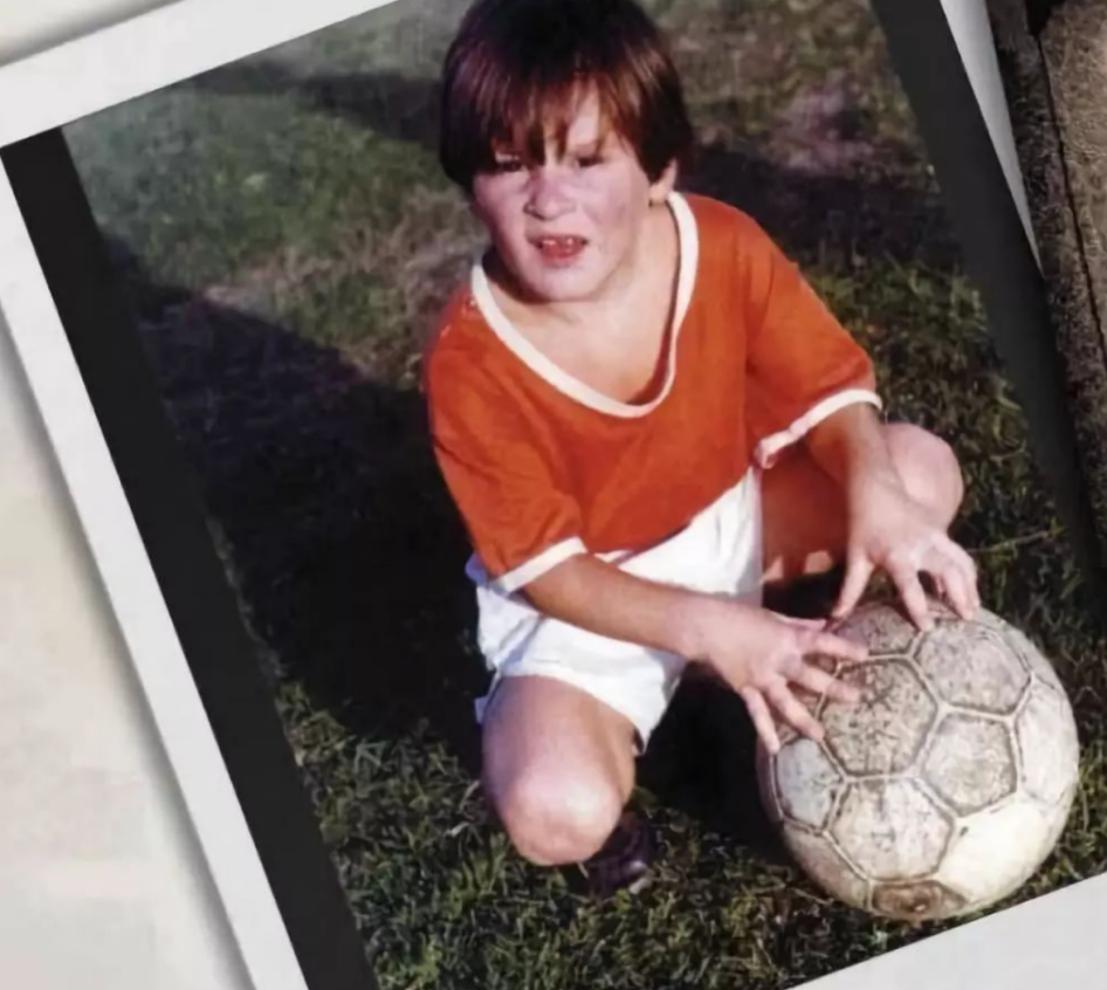 梅西与小罗和内马尔的神仙友情,梅西和小罗成为挚友