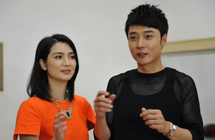 周末2天6个瓜！一线女星傍大佬，TVB视后陪睡，李双江带儿子移民