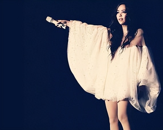 张惠妹深情献唱致敬恩师张雨生,张惠妹演绎之路