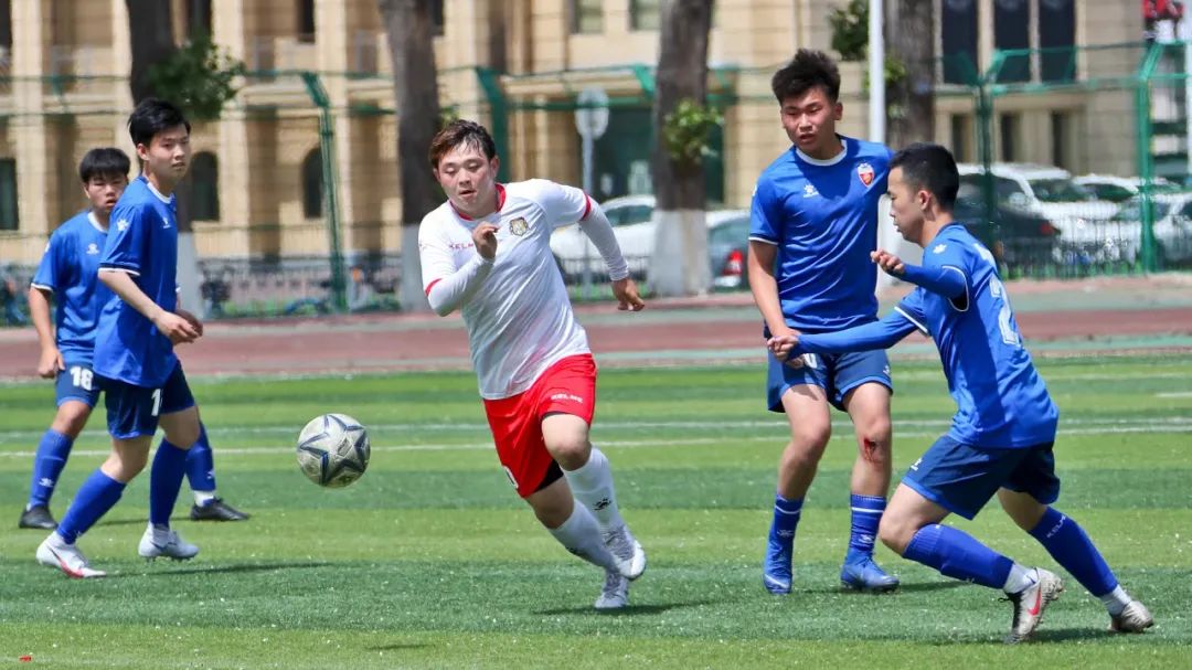 青春飞扬足球赛场,省运会田径场上青春激扬