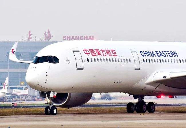 东方航空是由哪两个公司合并,合并前的东方航空