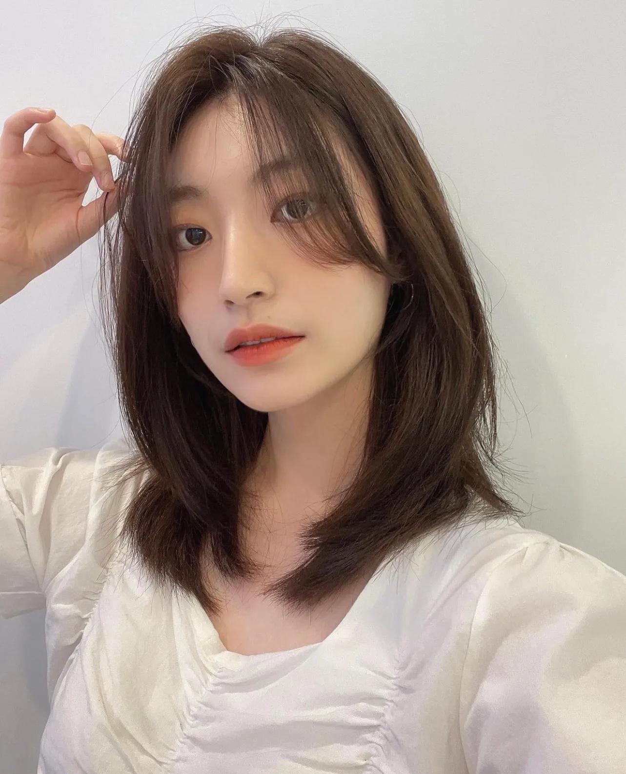 减龄洋气高级中长发,中年减龄发型中长发