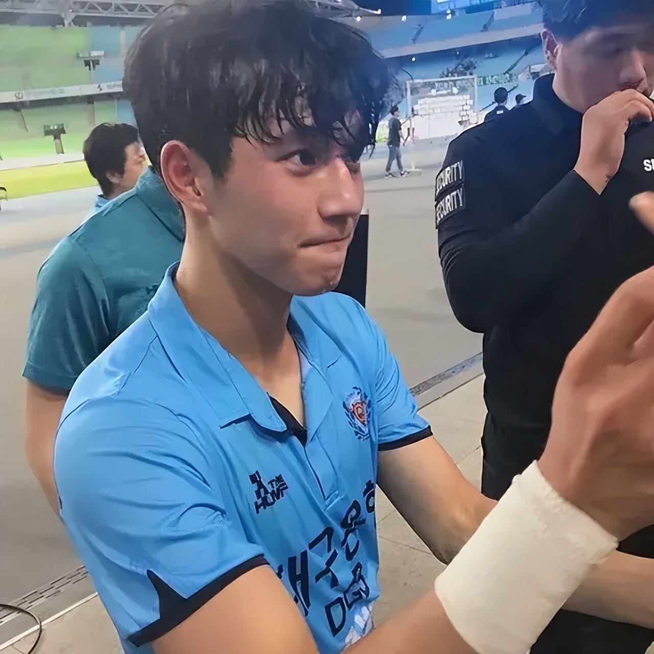 小狼狗腹肌全部视频,小狼狗的腹肌八块