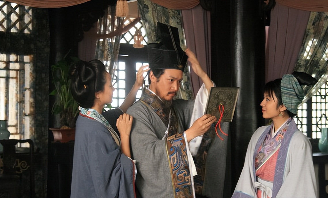 上海富人招丫鬟14万,上海月薪10万招佣人