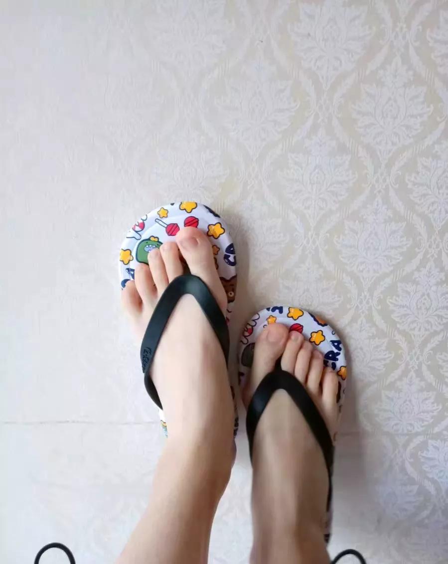 拖鞋怎么选耐穿,经过我整整一天的思考