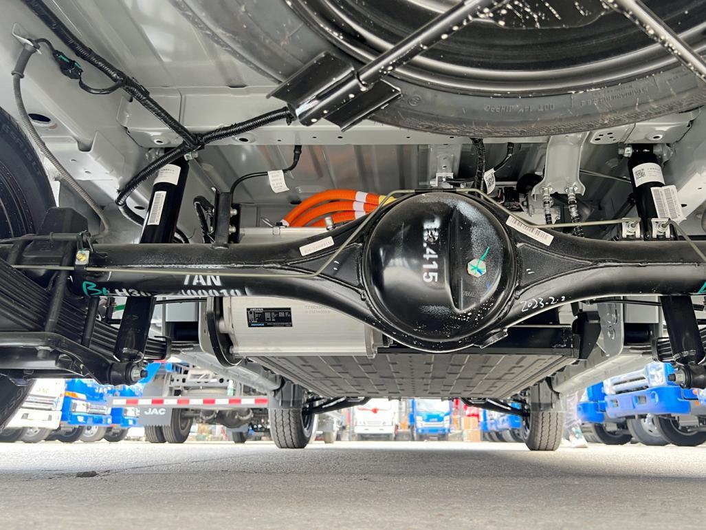 江淮蓝猫m1最高时速,江淮蓝猫m1是微面吗